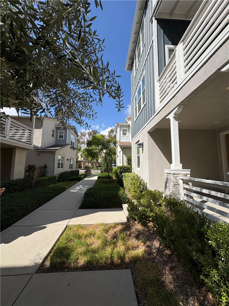 8 8 Vista Court