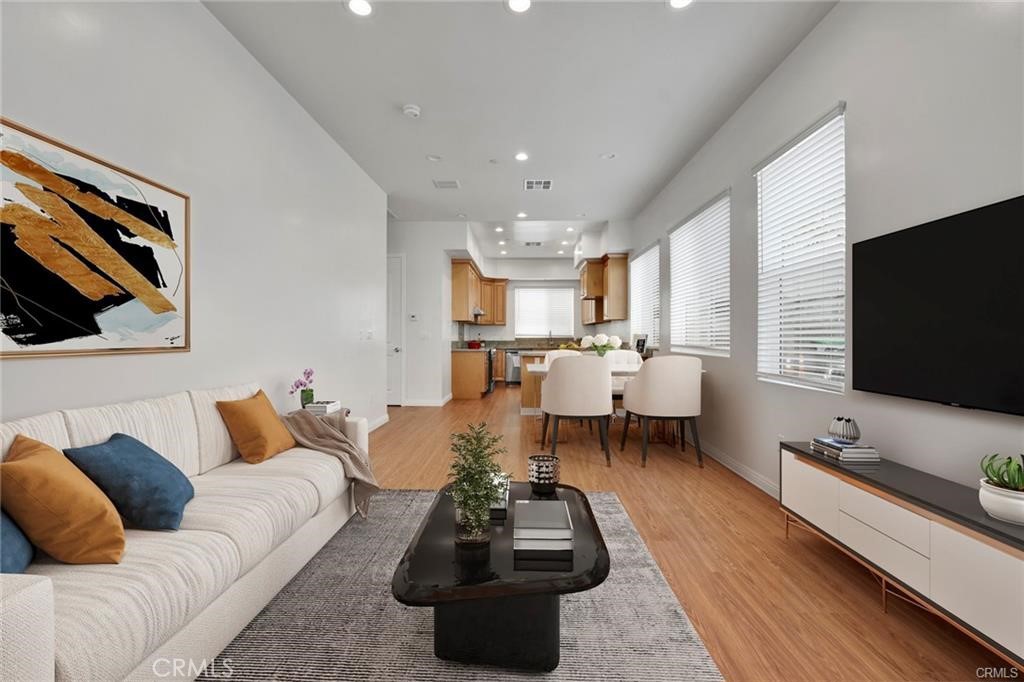 321 A S. Lincoln Avenue