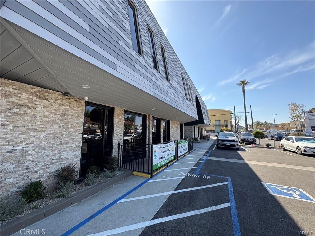 328 S Atlantic Blvd 218