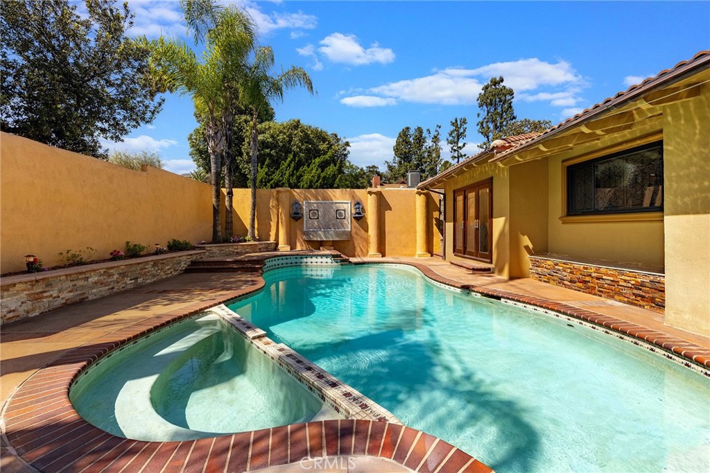 1029 Burnell Oaks Lane