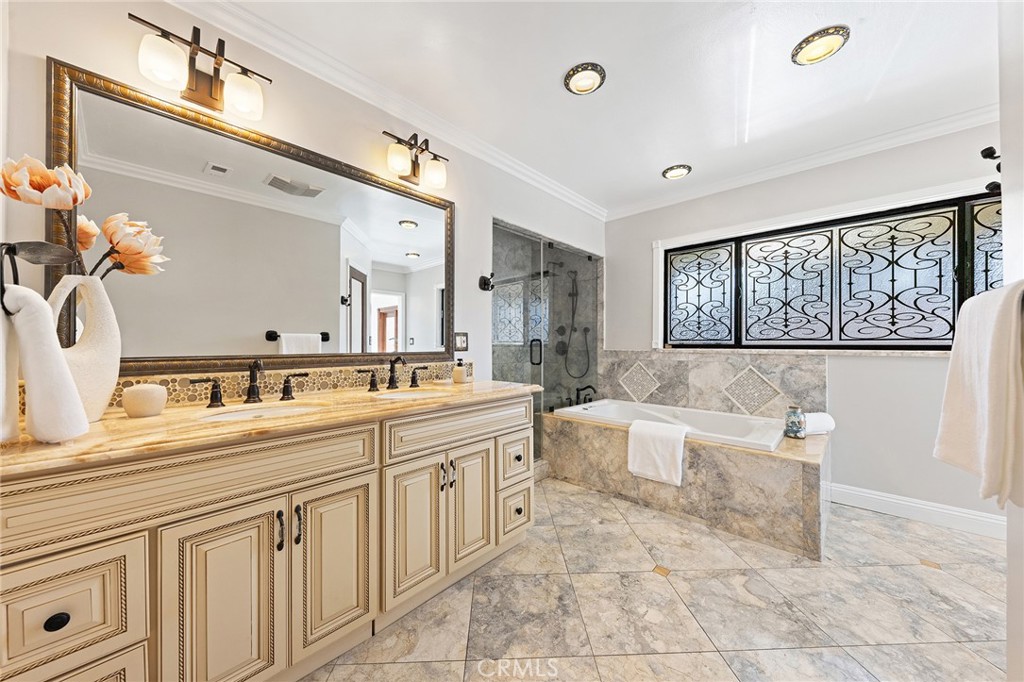 1029 Burnell Oaks Lane