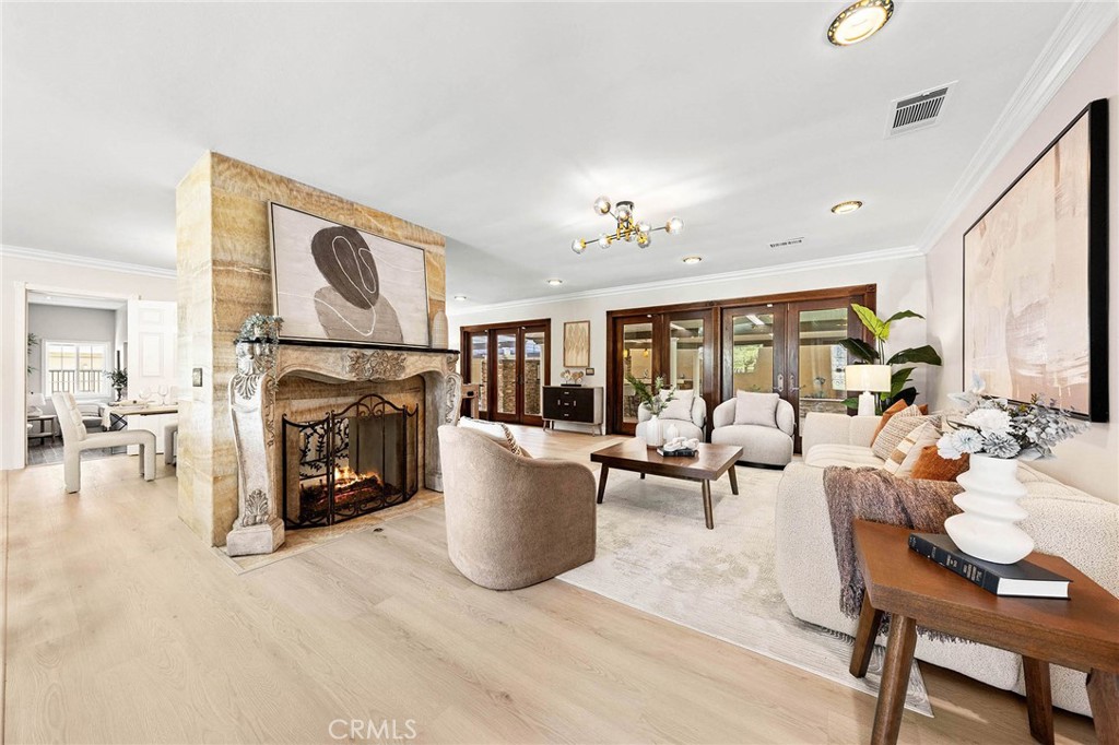 1029 Burnell Oaks Lane