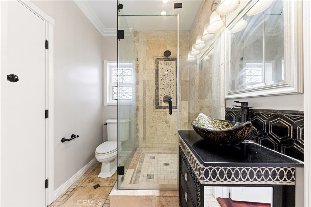 1029 Burnell Oaks Lane