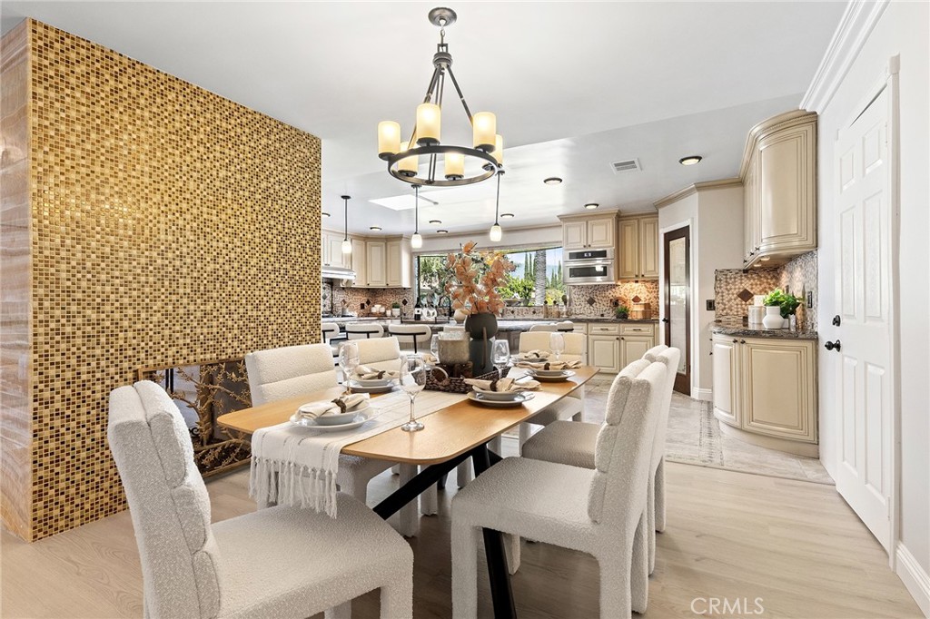 1029 Burnell Oaks Lane