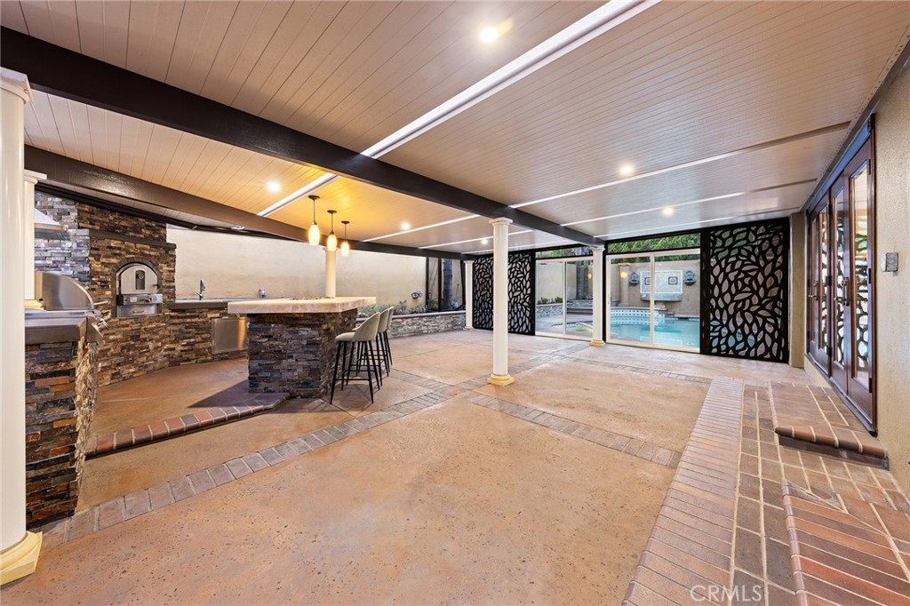 1029 Burnell Oaks Lane