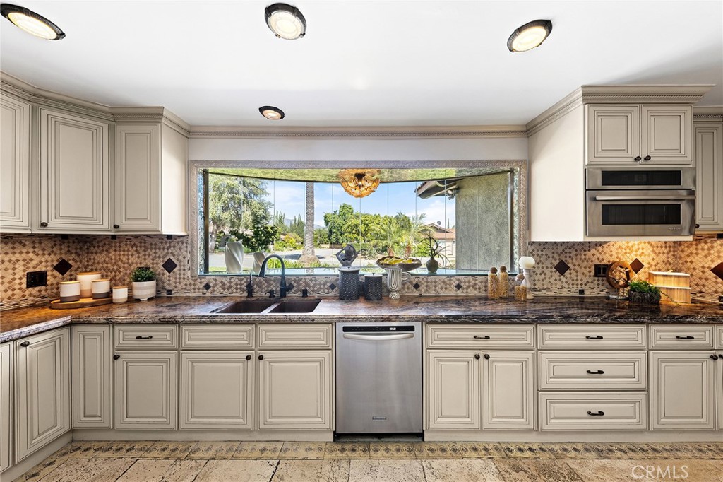1029 Burnell Oaks Lane