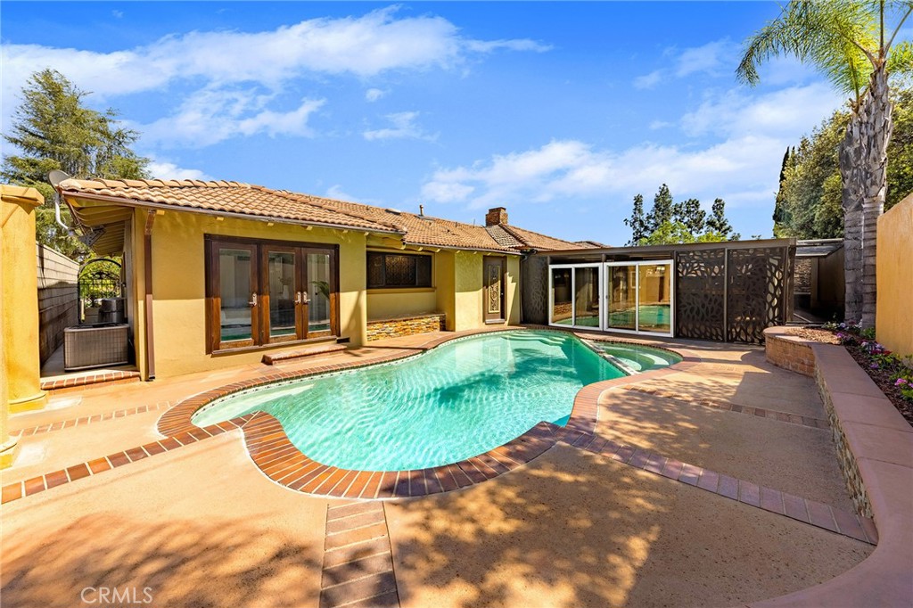 1029 Burnell Oaks Lane