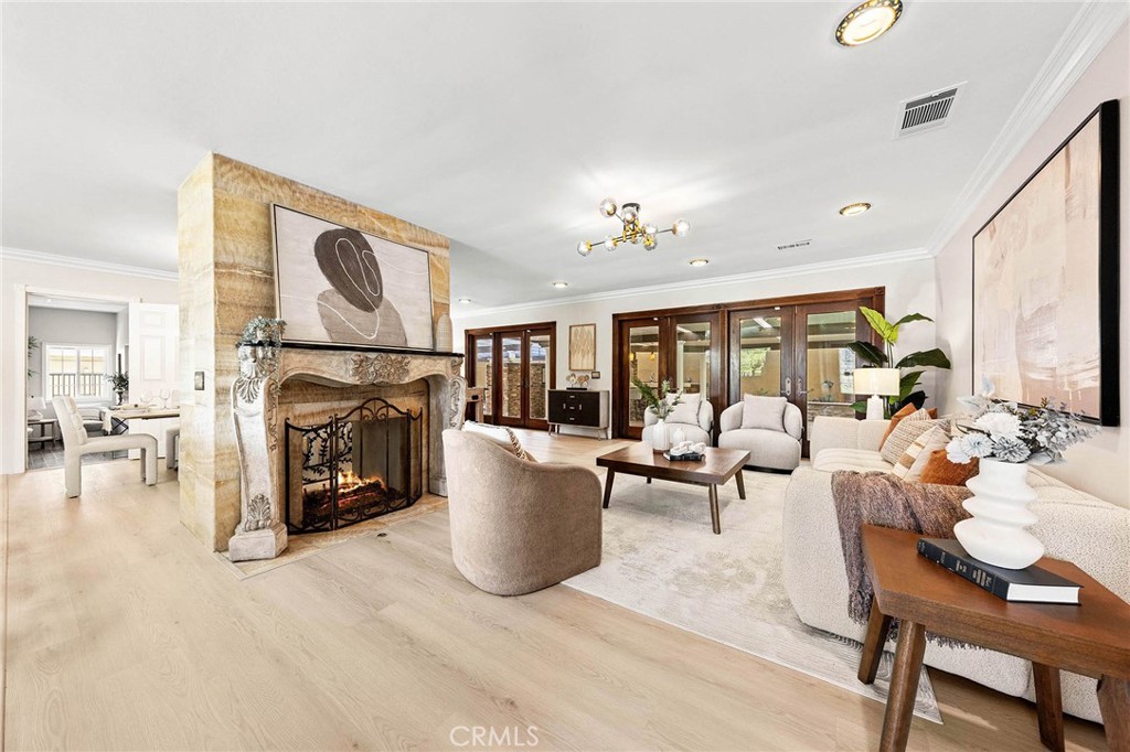 1029 Burnell Oaks Lane