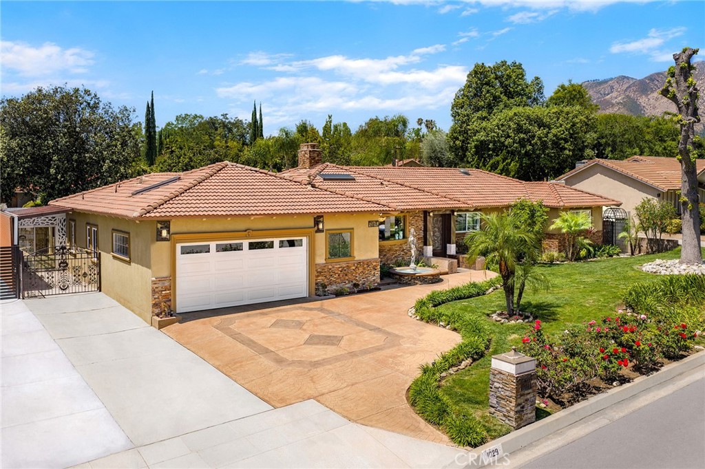 1029 Burnell Oaks Lane