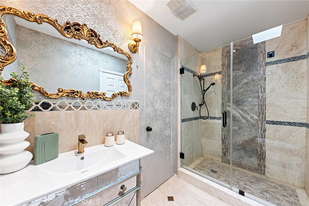 1029 Burnell Oaks Lane