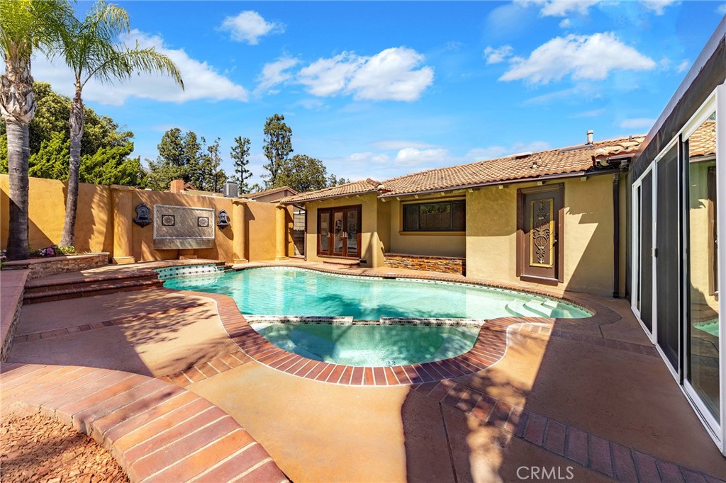 1029 Burnell Oaks Lane