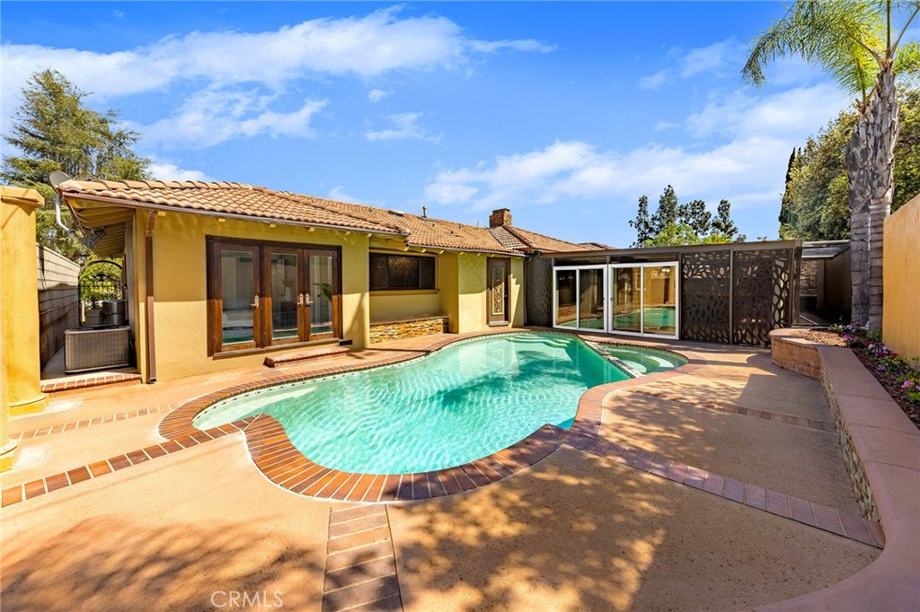 1029 Burnell Oaks Lane