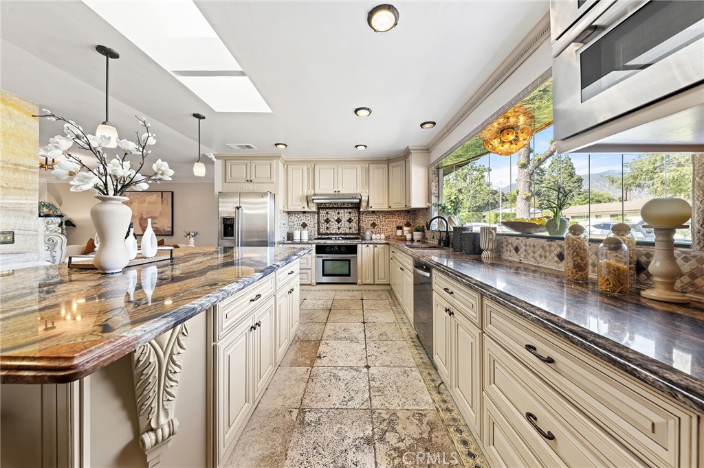 1029 Burnell Oaks Lane