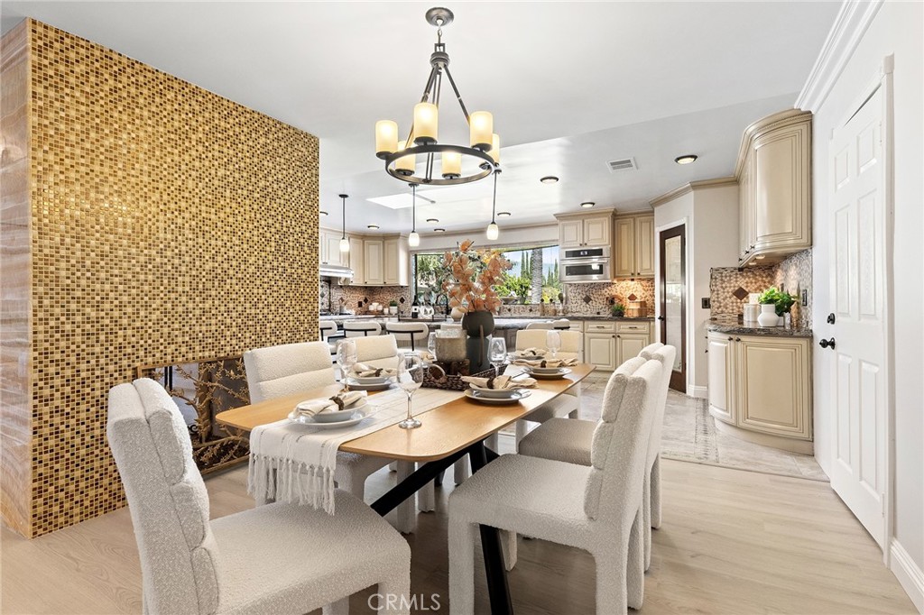 1029 Burnell Oaks Lane