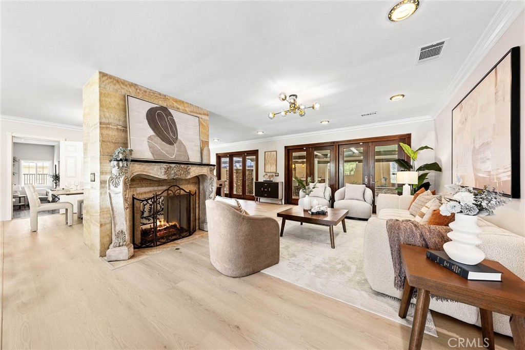 1029 Burnell Oaks Lane