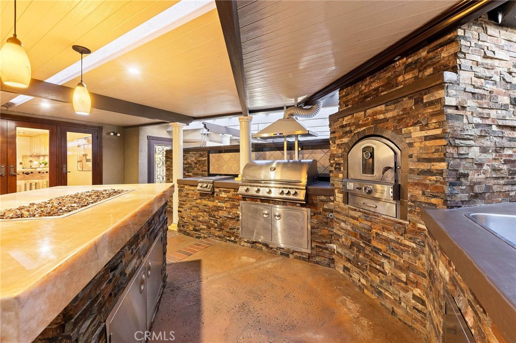 1029 Burnell Oaks Lane