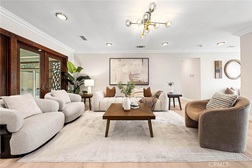 1029 Burnell Oaks Lane