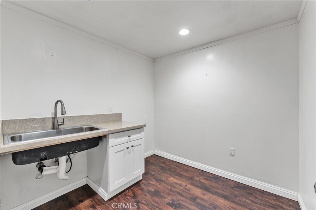 9085 Las Tunas Drive