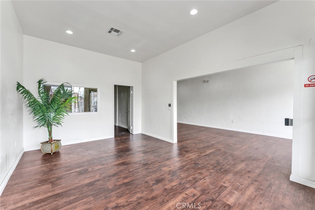 9085 Las Tunas Drive