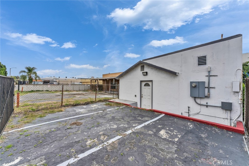 9085 Las Tunas Drive