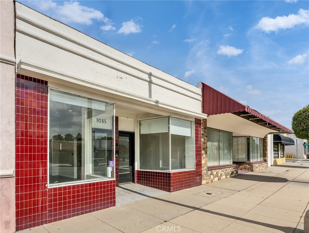 9085 Las Tunas Drive