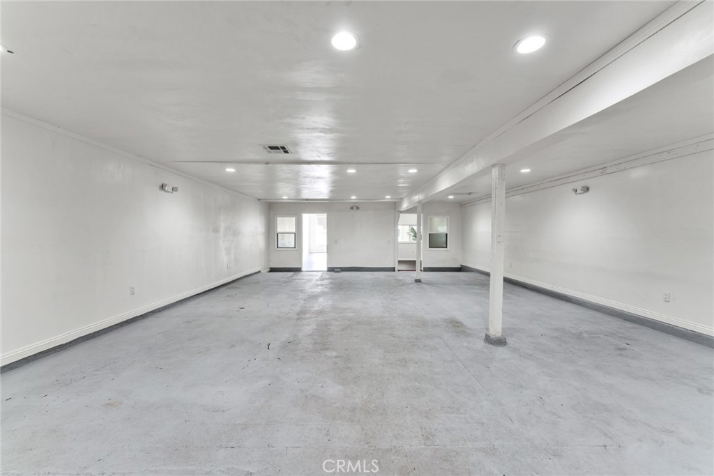 9085 Las Tunas Drive