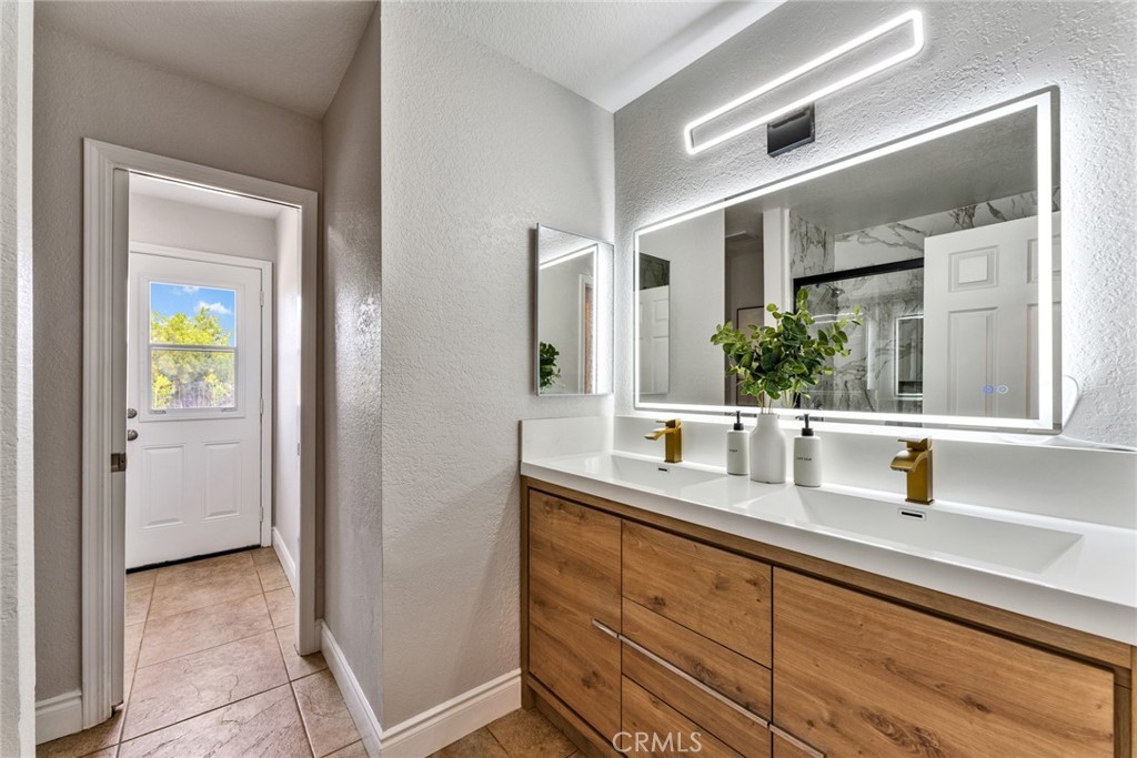 3724 Alder Place