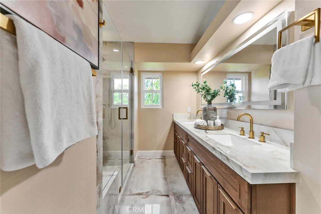 312 Torito Ln