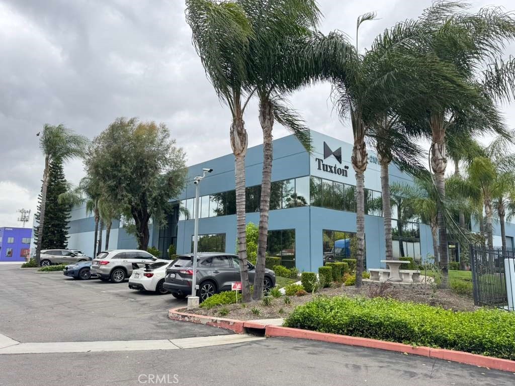 21007 Commerce Point Dr