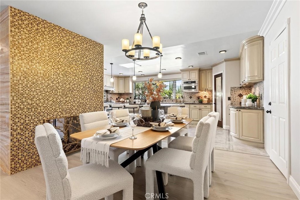 1029 Burnell Oaks Lane