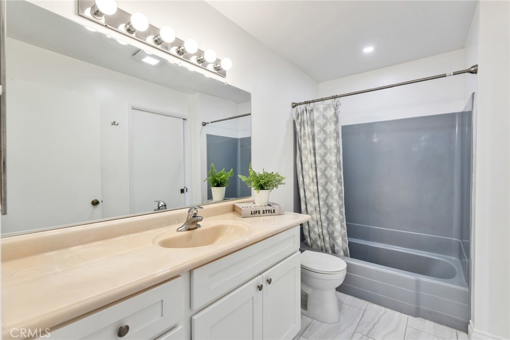 425 Orange Blossom 205