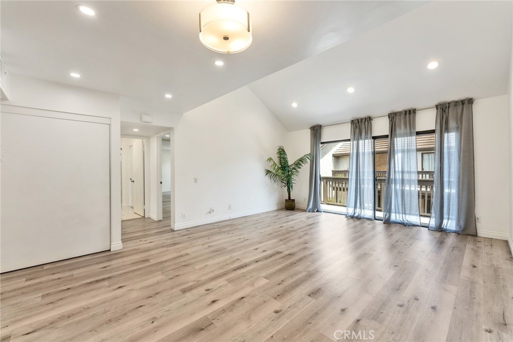 425 Orange Blossom 205