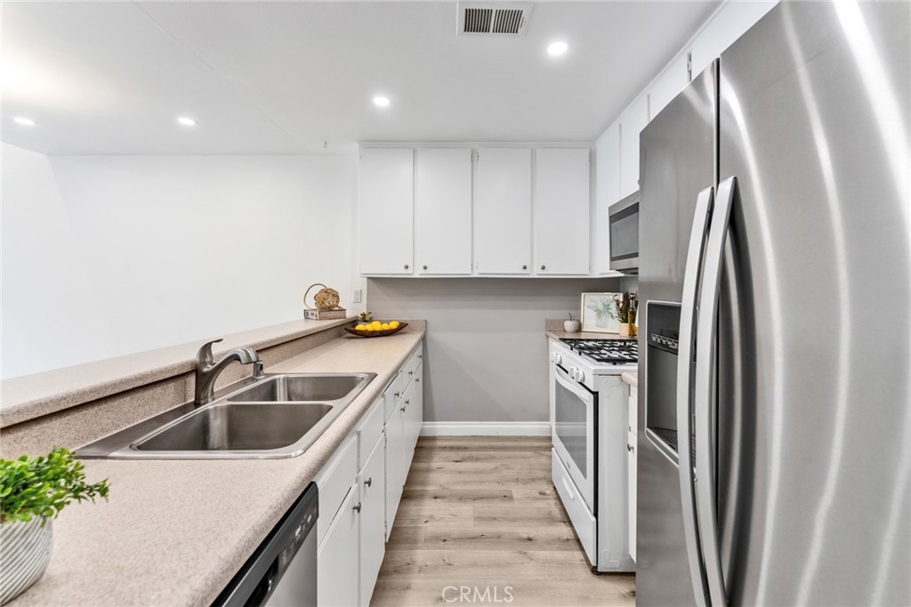 425 Orange Blossom 205