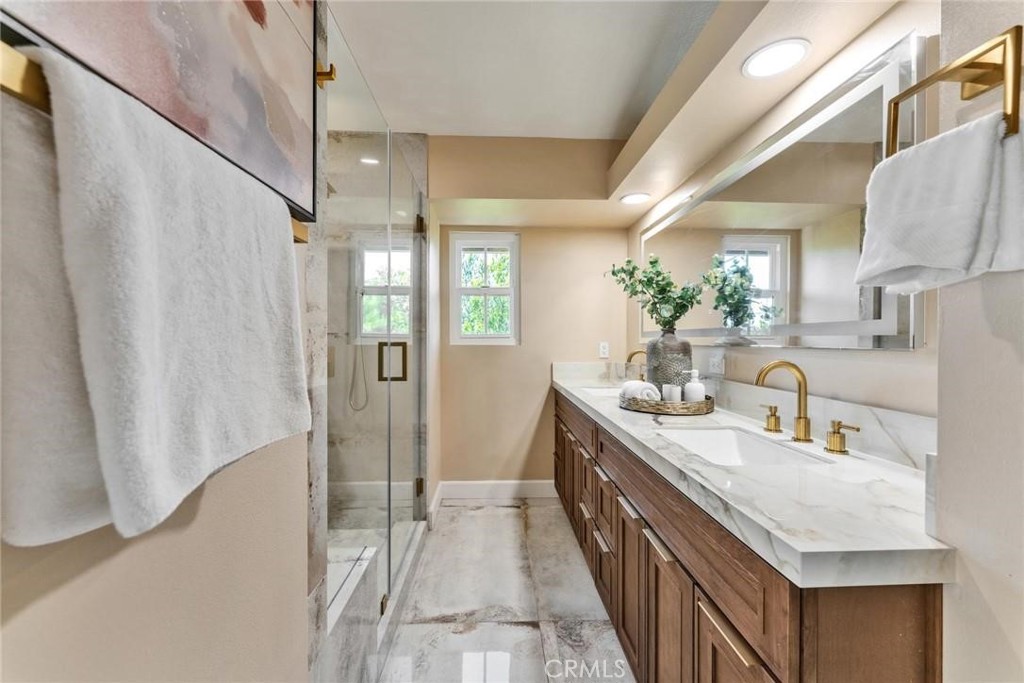 312 Torito Ln