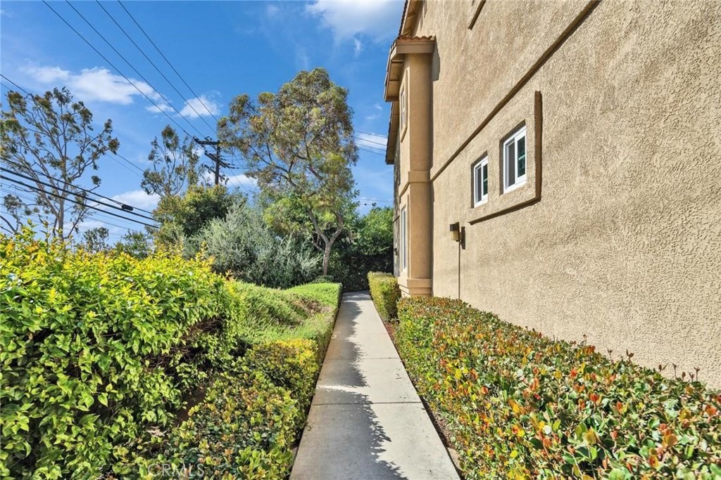 312 Torito Ln