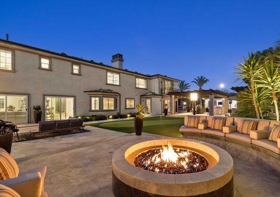 2855 Oak Knoll Drive