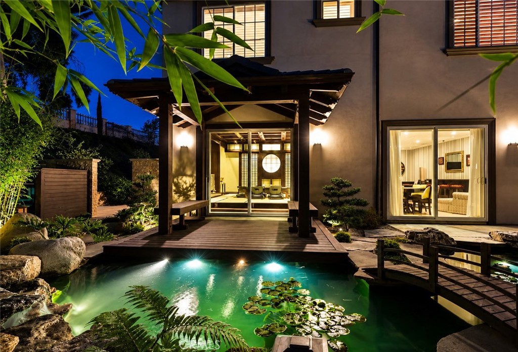 2855 Oak Knoll Drive
