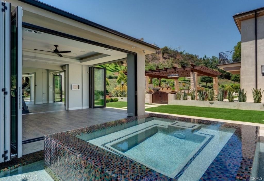2855 Oak Knoll Drive