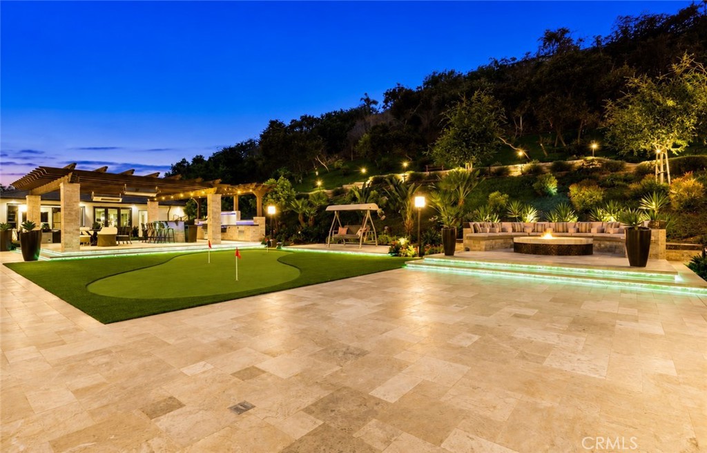 2855 Oak Knoll Drive