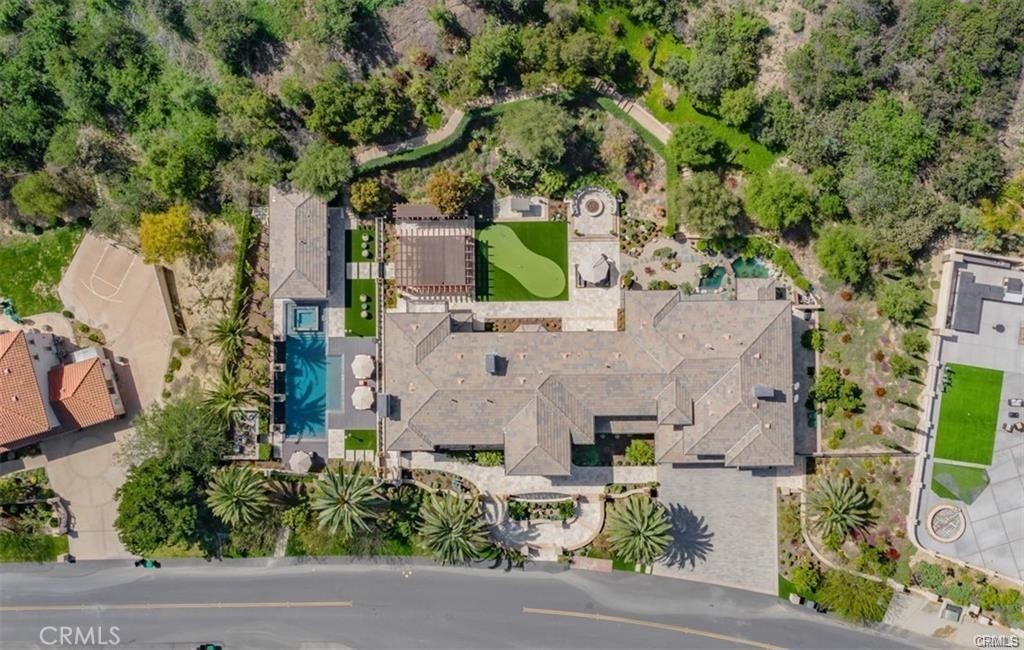 2855 Oak Knoll Drive