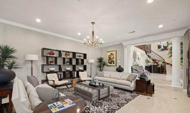 2855 Oak Knoll Drive