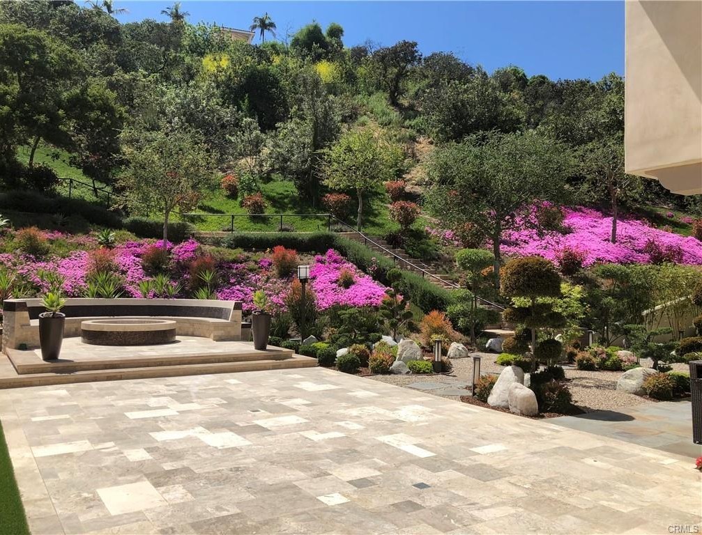 2855 Oak Knoll Drive