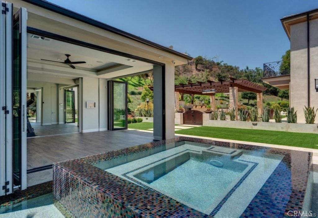 2855 Oak Knoll Drive