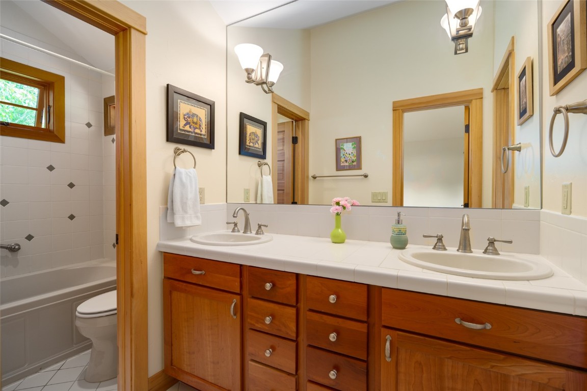 1400 Delta Queen COURT