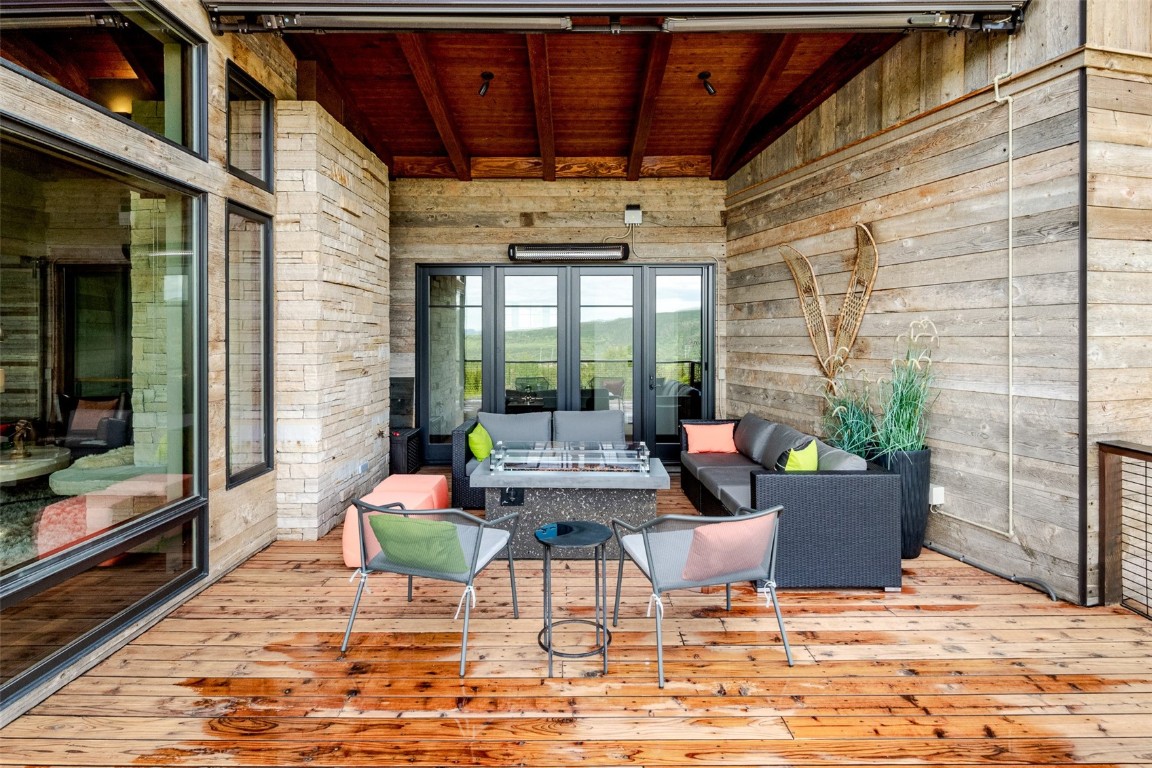 1247 Clubhouse CIRCLE