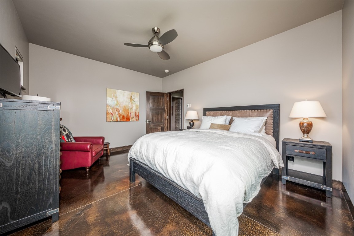 1247 Clubhouse CIRCLE