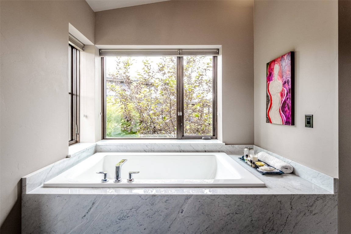 1247 Clubhouse CIRCLE