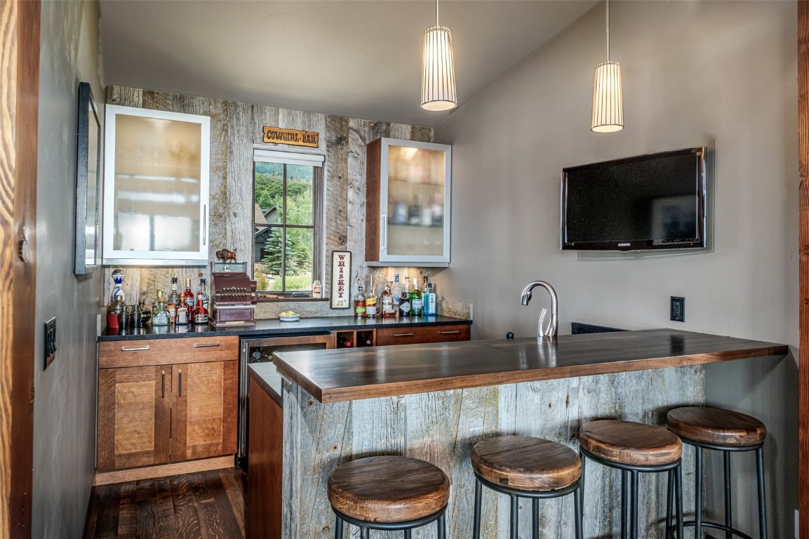 1247 Clubhouse CIRCLE