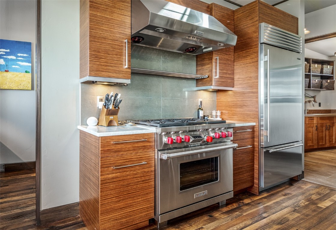 1247 Clubhouse CIRCLE