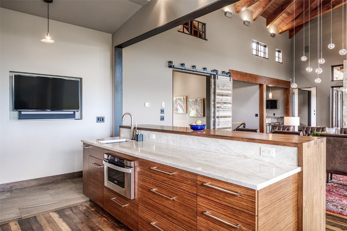 1247 Clubhouse CIRCLE